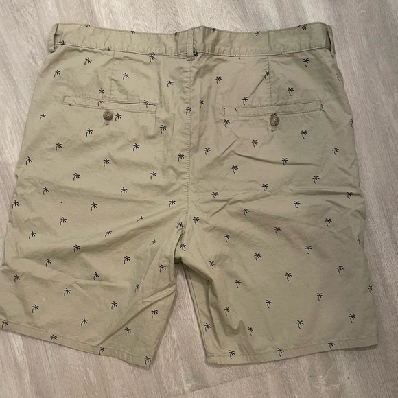 Men’s H&M Relaxed Chino Shorts - Picture 3 of 7